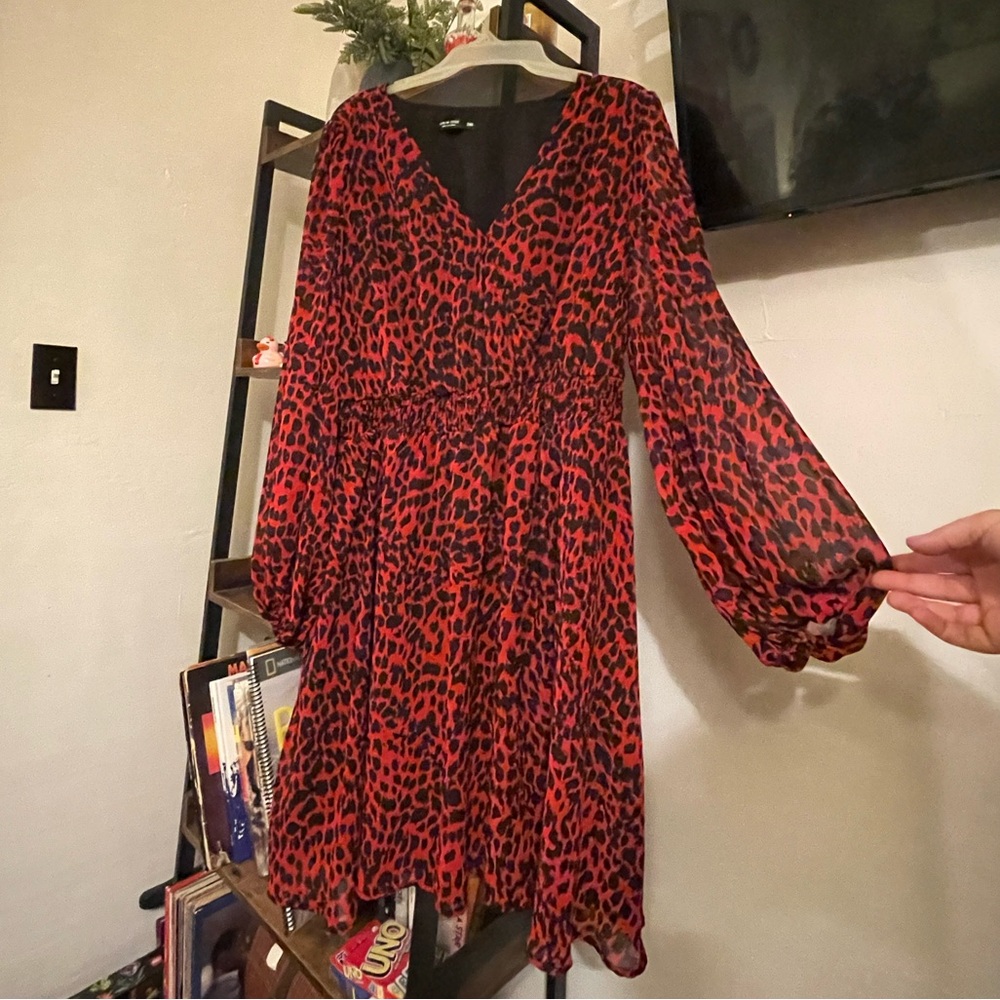 Elegant Red Leopard Print Dress